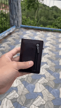 Puede contener hasta 11 tarjetas